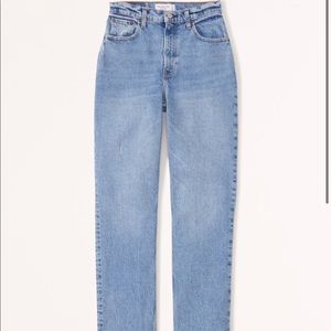 Curve Love ultra high rise Abercrombie 90s straight jean light wash